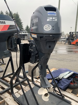 2017 Yamaha F25LA