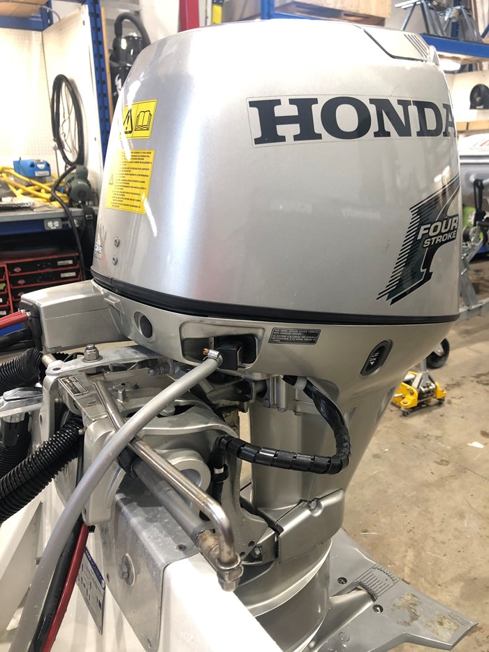 2006 Honda F30 Photo 2 of 4