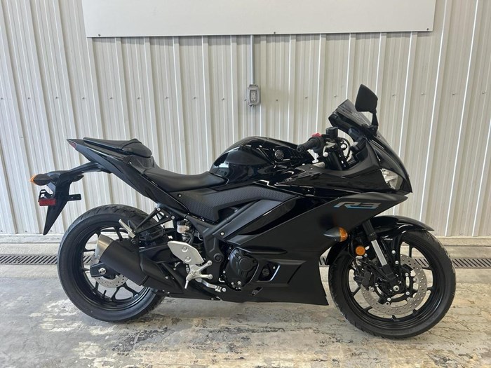 2023 Yamaha YZF-R3 PERFORMANCE BLACK Photo 1 of 5